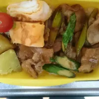 Snapdishの料理写真:豚丼アスパラのせ弁当|えぴさん