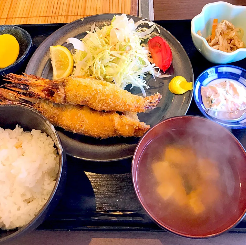 ＪＲ逗子駅前の
魚屋の3階 さかな食堂|シュトママさん