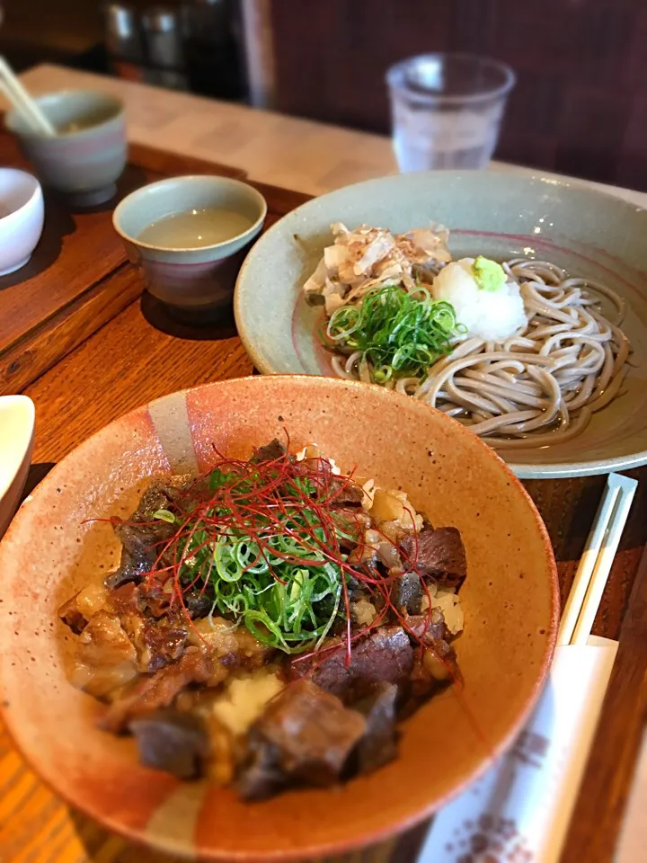 塩牛スジ丼とおろしそば塩だし|アリエッティさん