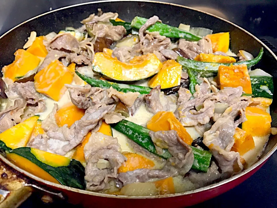 🌴Ginataang Beef with vegetables🌴Coconut milk, beef, eggplant, pumpkin, onion, garlic, pepper and fish sauce to taste🥙🍽🌴|Food Gardenさん