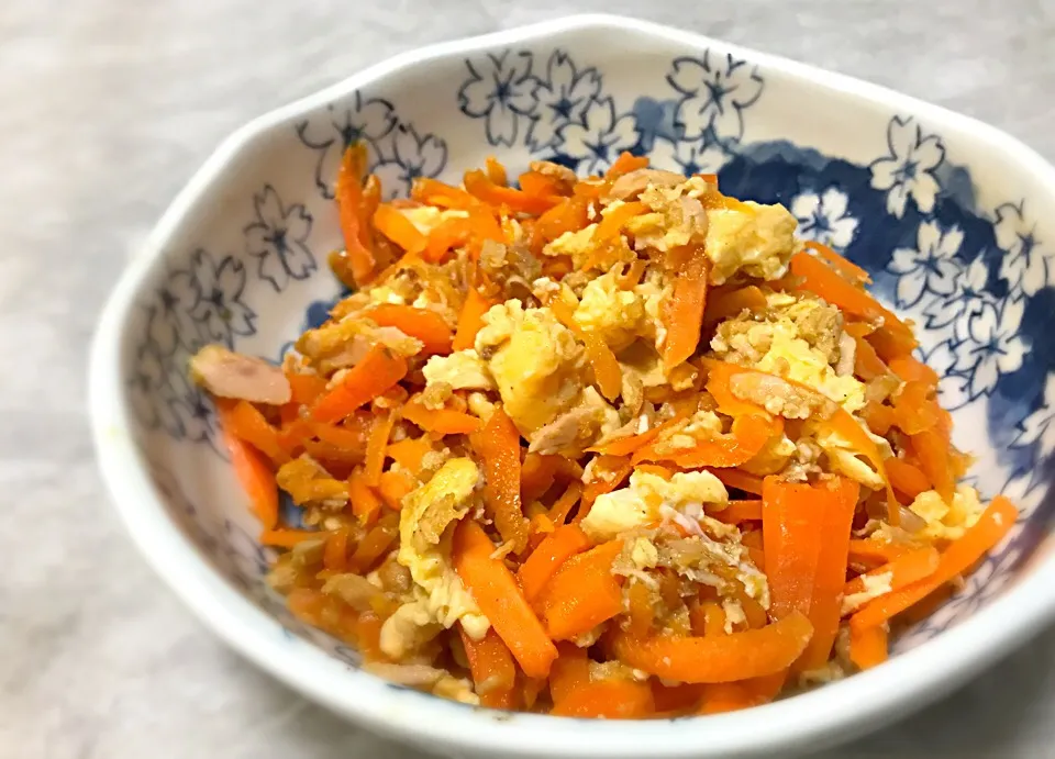 「わが家の定番シリーズ」
今夜は、にんじんしりしり🥕です❗️
定期的ににんじんを大量摂取して、血圧安定、視力回復、免疫力を高めます😃|ギムレットさん