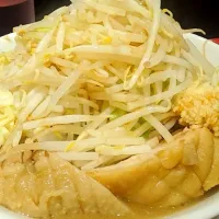 【お気に入りの二郎系を比較してみた】用心棒 の ラーメン＋豚1枚(肉パスポートで無料)＋ニンニク＋ショウガW＋野菜ちょい ＠神保町17071