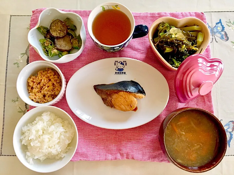 Snapdishの料理写真:天然ぶりで♡鰤の照り焼きのご飯|みよさん