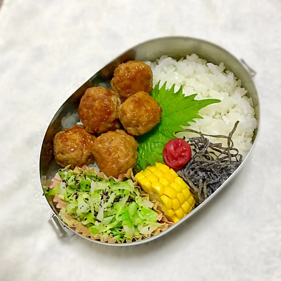 照り焼き肉団子
キャベツのゆかり和え
蒸しトウモロコシ
塩昆布
梅干し
ご飯|Juneさん