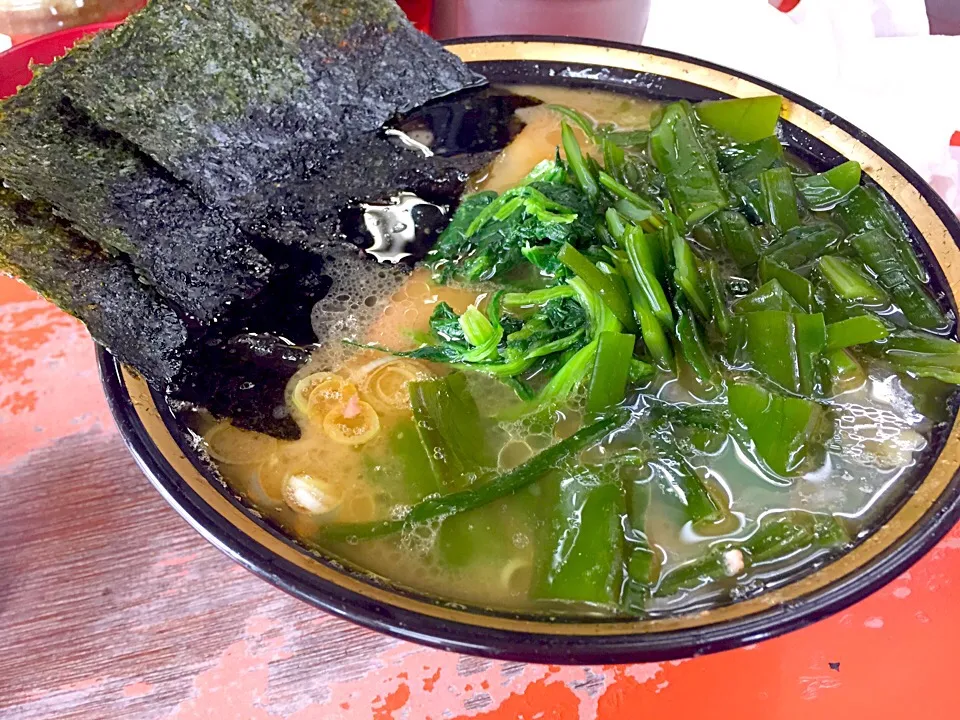 Snapdishの料理写真:#茎ワカメラーメン
#家系ラーメン
#林家|puniさん