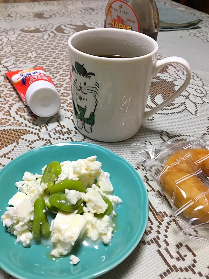 お茶菓子大したもんなくてね〜

昨日の”カッテージチーズとそら豆”|ヨシヨシさん