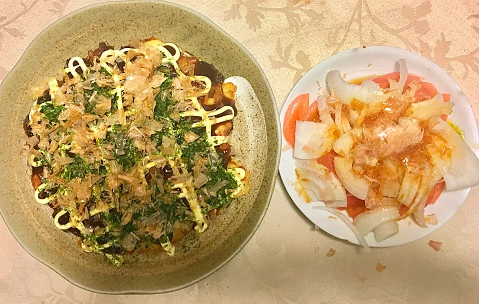 Snapdishの料理写真:豚玉 新玉ねぎとトマト和風サラダ|Junko Tominagaさん