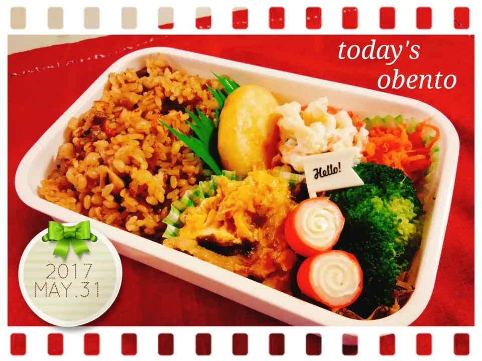 #旦那弁当 #お弁当 #ランチボックス #リメイク料理 #筑前煮をリメーク #炊き込みご飯
 #もち麦 #もち麦入り炊き込み御飯|taku＆chocoママさん