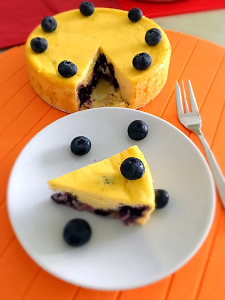 Blueberries yoghurt soufflé cake|Tari's Kitchenさん