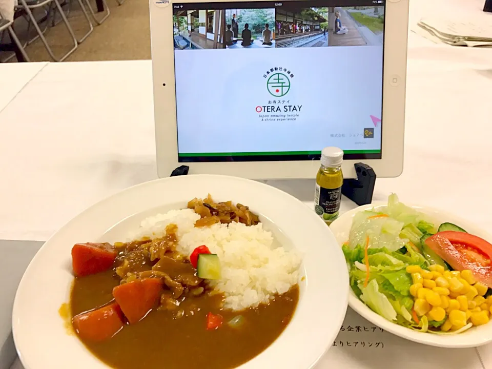 自民党カレーセット➕オリーブオイル|Food is lifeさん