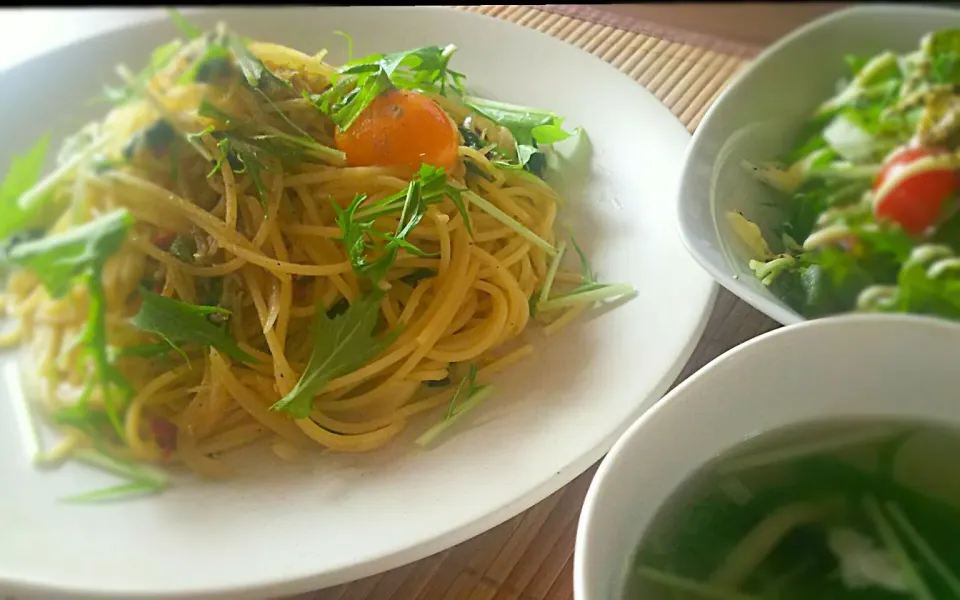 釜揚げしらすとﾎｳﾚﾝ草の
ﾜｻﾋﾞ醤油ﾊﾟｽﾀ～🍝
の昼ごはん✨|kaz(*･ω･)さん