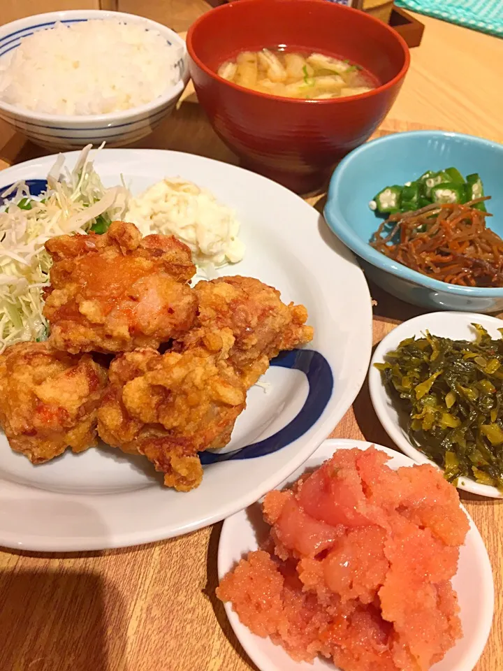 Snapdishの料理写真:鶏の唐揚げ定食@博多 ふくいち|Kazuya Miyukiさん