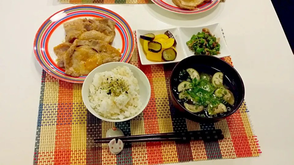 今日の夕食　豚肉の香味ソース、ピーマンとじゃこの炒め物、焼き野菜のマリネ、玄米、なすの味噌汁|pinknari🐰🌈さん