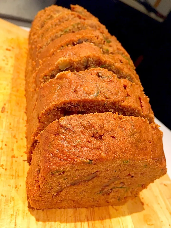 Zucchini bread|Issara. 🍴さん