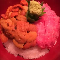 Snapdishの料理写真:ウニマグロ二色丼|小出浩之さん