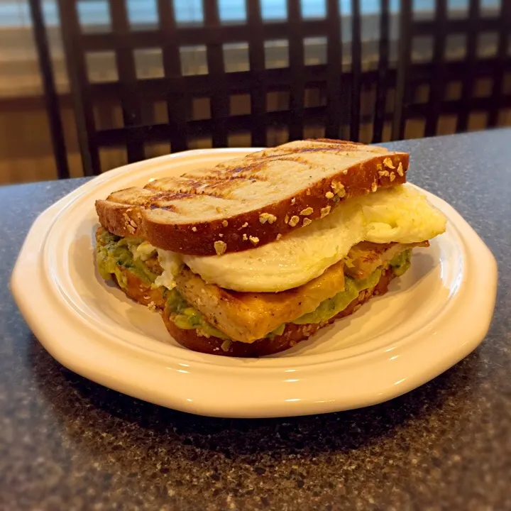 Guacamole, Grilled Chicken, Egg Sandwich 🍳 
(using PAM spray)|FitMomDoc19さん