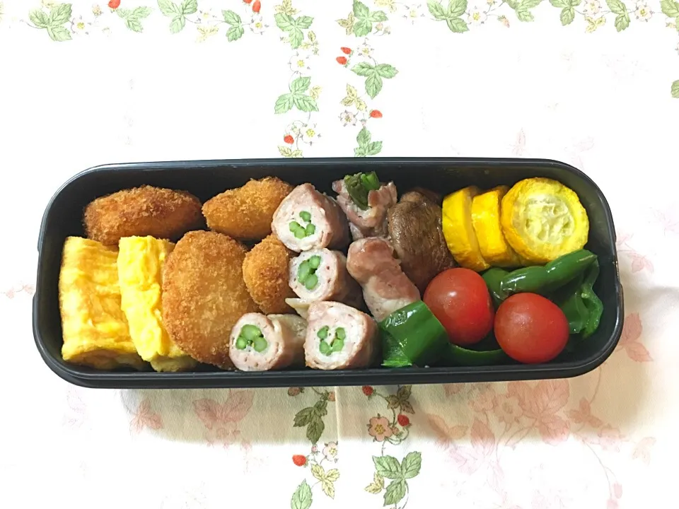 お弁当
ささみチーズフライ
アスパラの豚肉巻きetc|千原さん