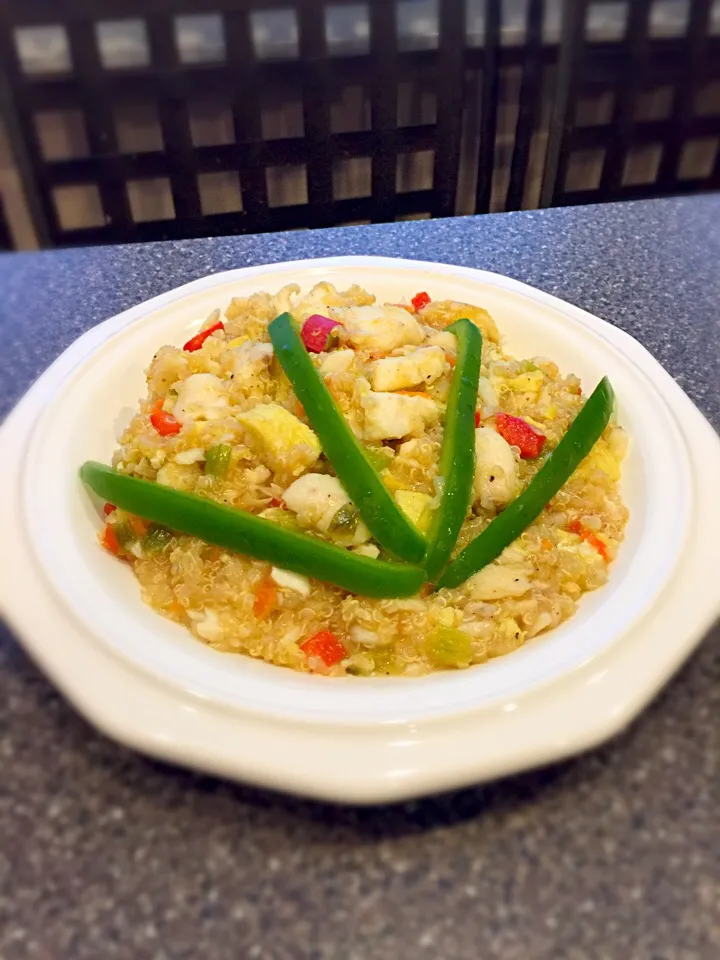 Chaufa de Quinua
Quinoa with stir fry veggies & chicken|FitMomDoc19さん