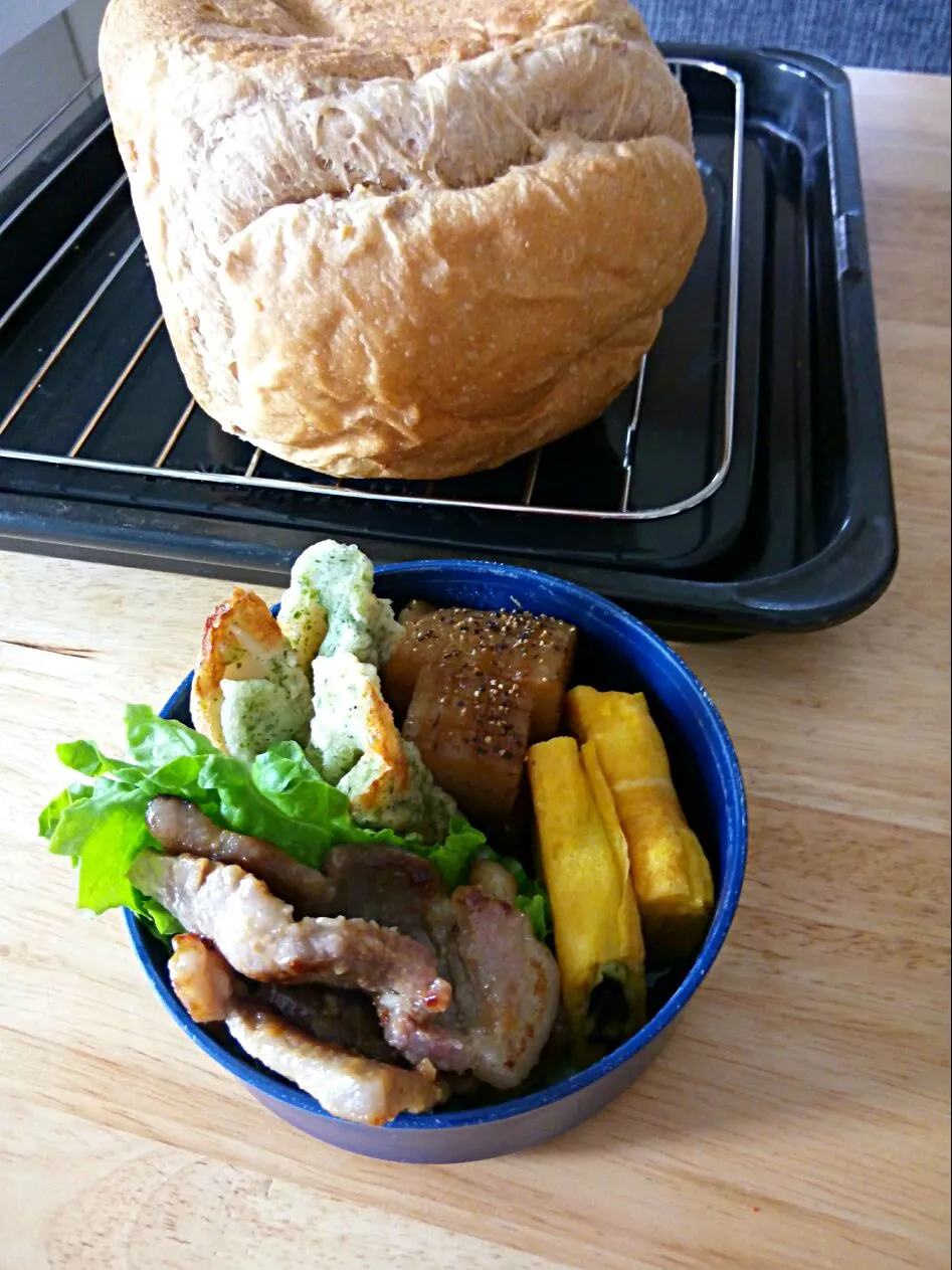 今日の朝焼き黒糖くるみ食パンと、旦那様のお弁当オカズ٩(●˙▽˙●)۶|さくたえさん