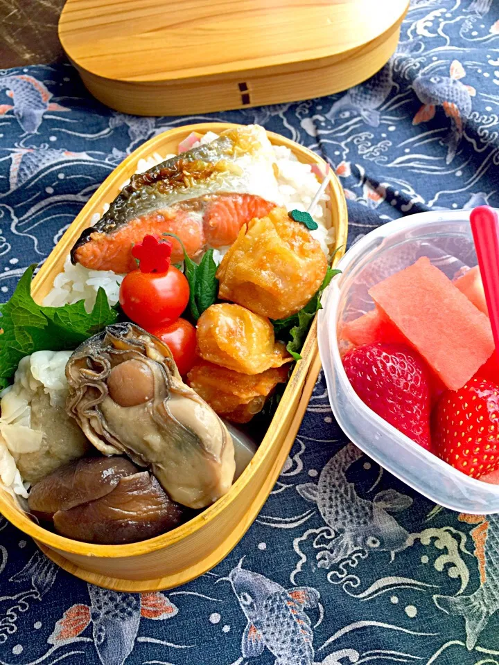 Snapdishの料理写真:今日の#お父さん弁当 
#鮭弁 #牡蠣|Blueberry🫐さん