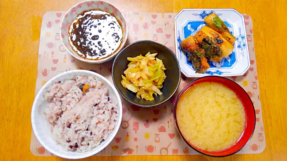 ５月２３日　めかじきの大葉巻き焼き　ねぎのナムル　もずく　お味噌汁|いもこ。さん