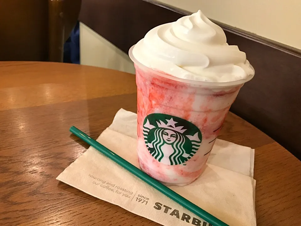 ストロベリークリームフラペチーノ|inokocafeさん