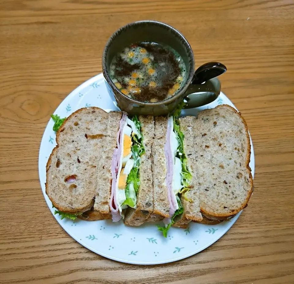 『オーガニックパンでサンドイッチ朝ごはん』|seri-chanさん