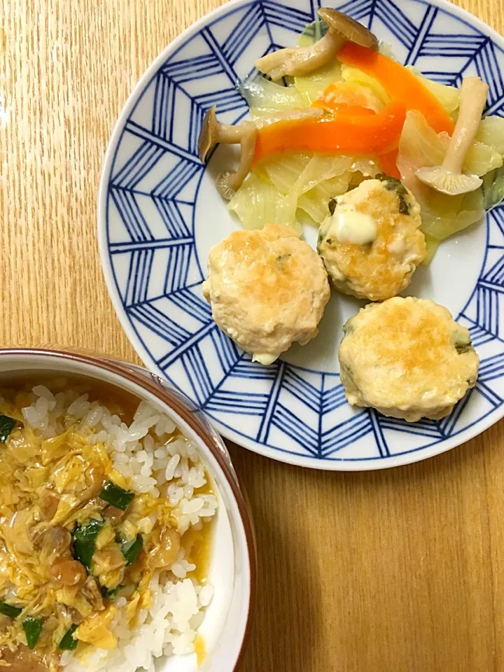 卵とじ丼、鶏つくねのぎゅうぎゅう蒸し

#ムスメご飯|mossan＠OSAKAさん