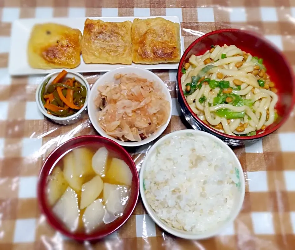 Snapdishの料理写真:油揚げコロッケ
饂飩と納豆和え
蒸し茄子おかかごま和え
人参とピーマンのきんぴら
大根の味噌汁|時雨さん