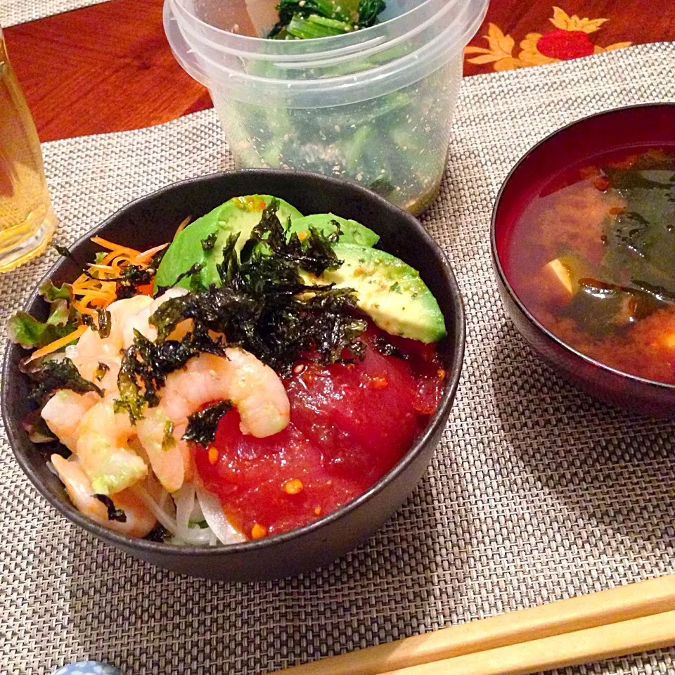 #今日の晩御飯(๑´ڡ`๑) アヒポキ丼、味噌汁、小松菜の胡麻和え|ちゃたままさん