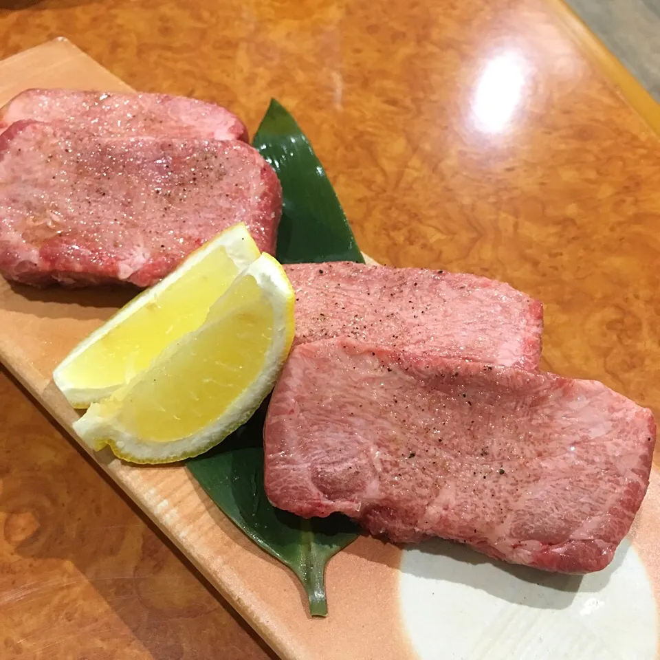 Snapdishの料理写真:生タンステーキ|ちはキートンさん