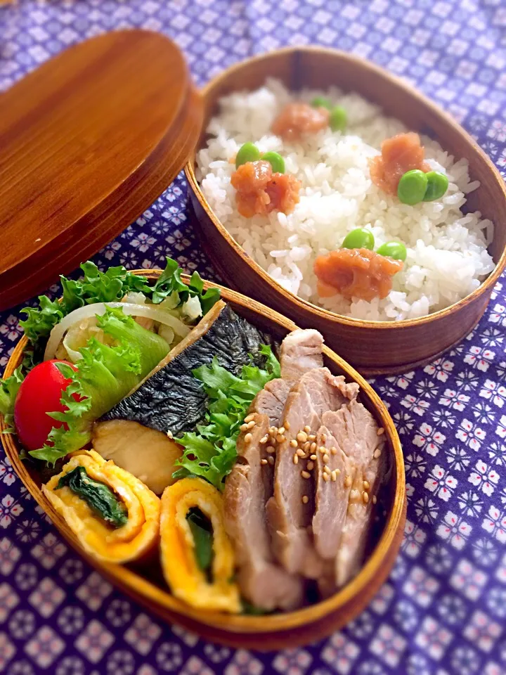 ワタクシ弁当🎶
豚肉のビール煮
小松菜の卵巻き
鯖
もやしキャベツサラダ
梅豆ご飯|BooBooさん