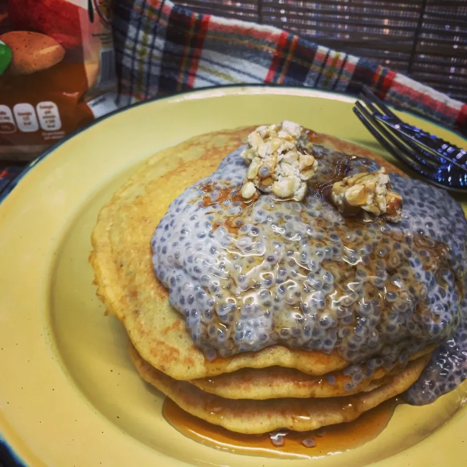 pancakeにチアシードかけ🥞|江里子さん