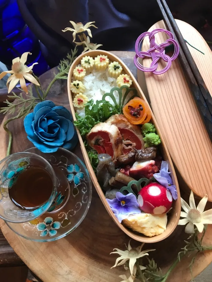 Snapdishの料理写真:ヤングコーンのお花弁当|vivienne_glowさん