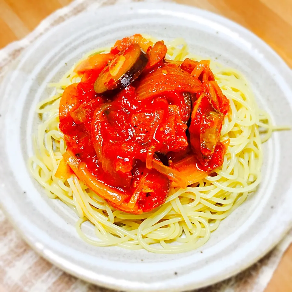 ナスとウインナーのトマトソースパスタ🍝液体塩こうじ入٩( 'ω' )و|ayumiさん