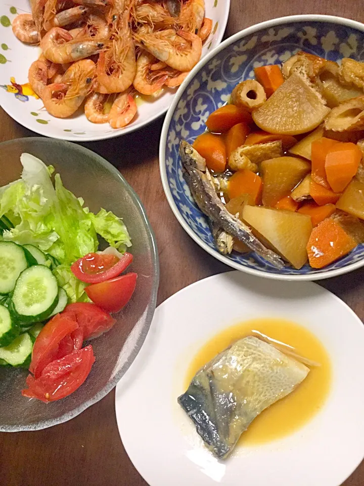 鯖の味噌煮   煮物   地海老の空炒り   サラダ|掛谷節子さん