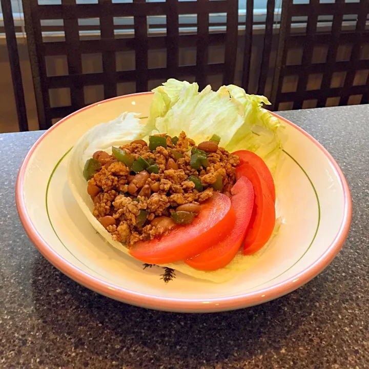 Beans, ground chicken & veggies 
Lettuce, tomatoes|FitMomDoc19さん