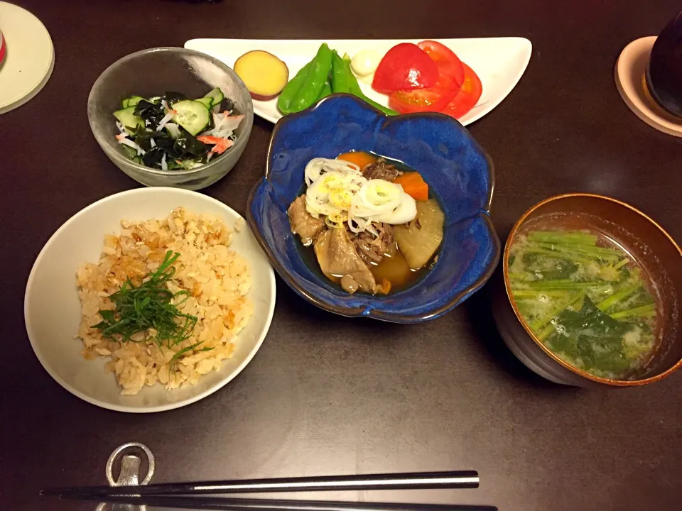 鯛飯とトロトロ牛すじ煮込み✨

#鯛飯 
#牛すじ煮込み 
#スナップえんどう #さつまいものレモン煮 #トマト
#酢の物ワカメ 
#味噌汁|maenanaさん