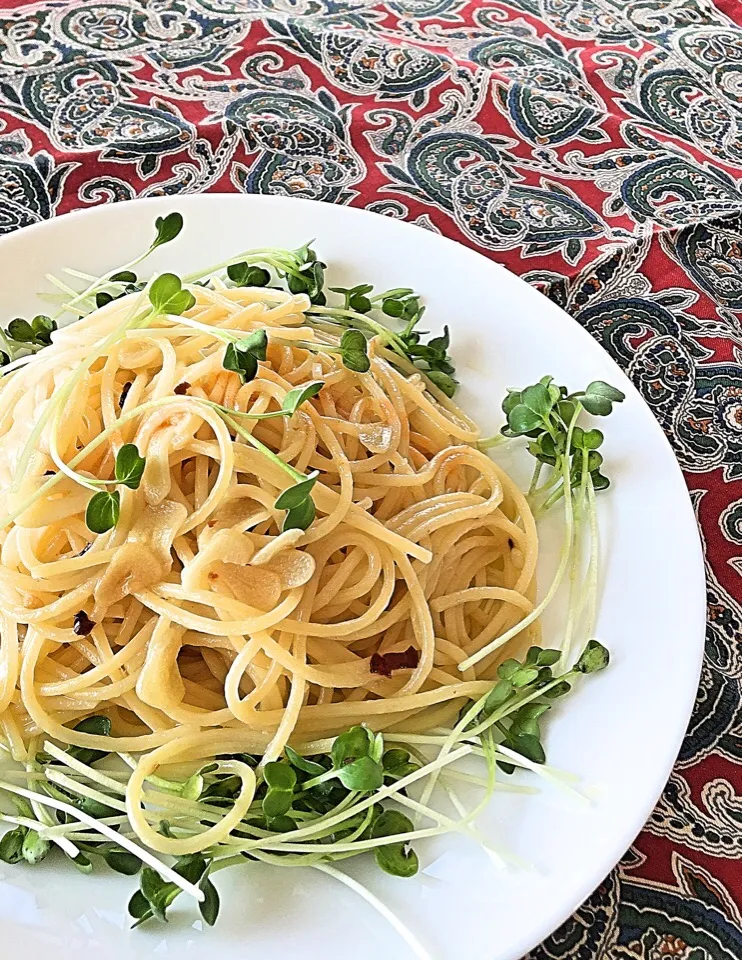 由緒あるビンボーパスタ
”ペペロンチーノ”|ヨシヨシさん