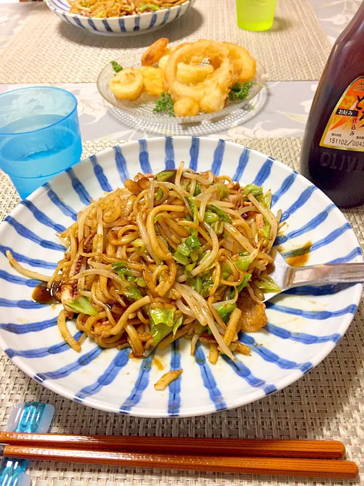 今日のお昼は、そばとうどんのチャンポン焼きです。|りょうさん