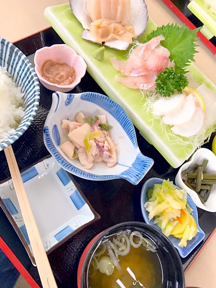 Snapdishの料理写真:おさかな海岸定食#定食#刺身#ぬた#安い！イカ メバル ホタテ もずく|901さん