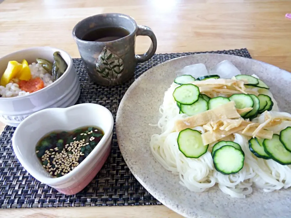 1人ランチも粗食(; ꒪ㅿ꒪)|さくたえさん