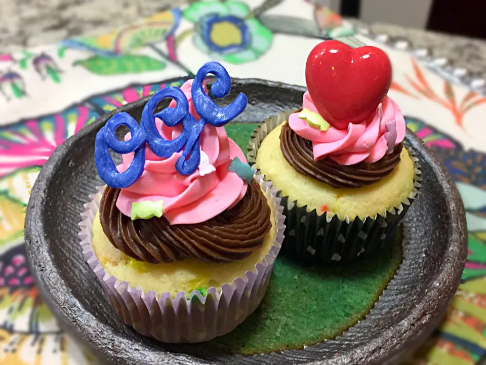 ❤️Gluten Free Cupcake for OGC Banquet❤️|The Reinhartsさん