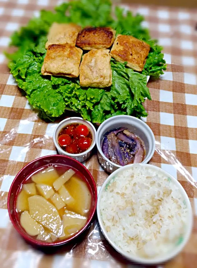 油揚げコロッケ
ミニトマトのマリネ
茄子ごま和え
大根の味噌汁|時雨さん