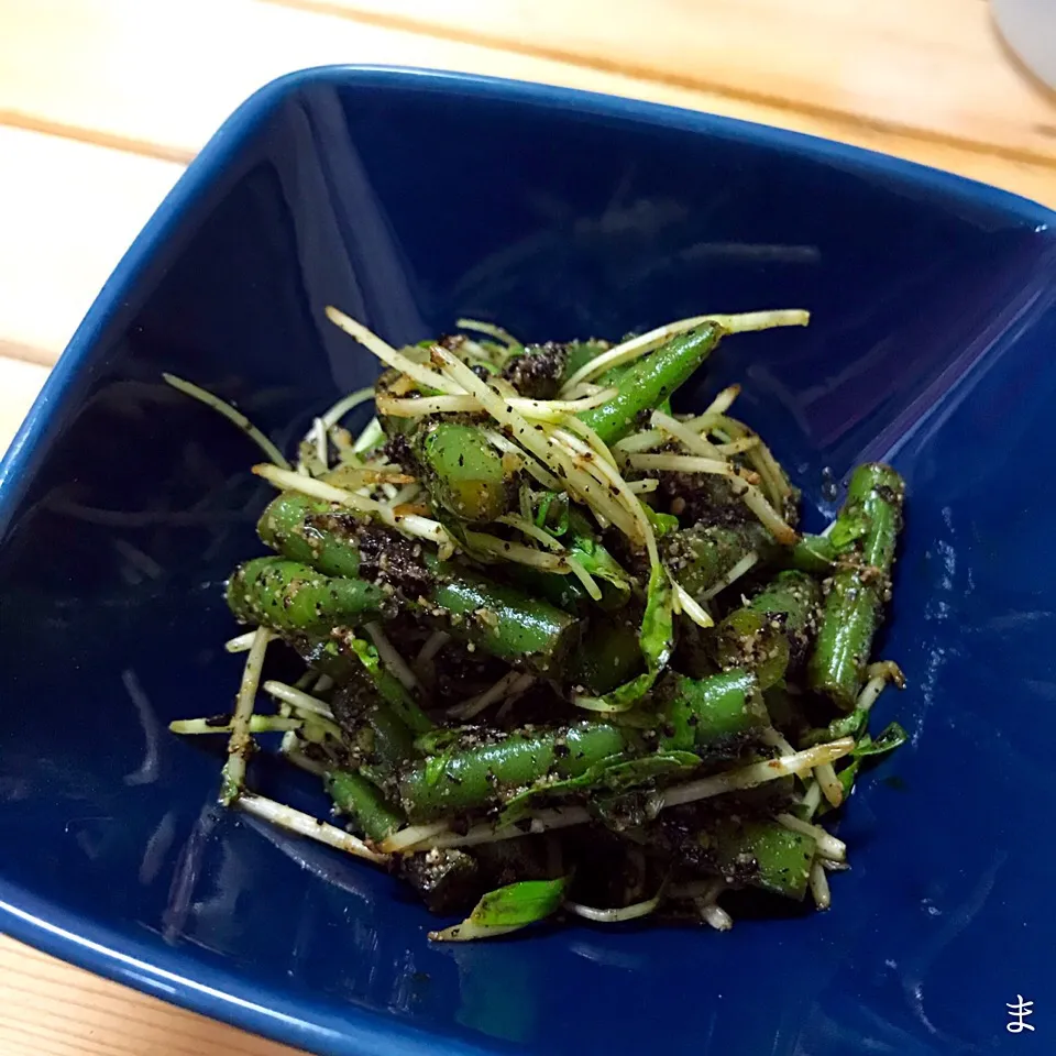 Snapdishの料理写真:いんげんと空心菜の芽の胡麻和え|まる(丸大豆)さん