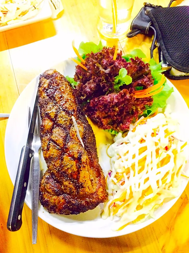 Snapdishの料理写真:Steak Dish@Krua Khoa Yai.|Chalinee Kalyanamitraさん