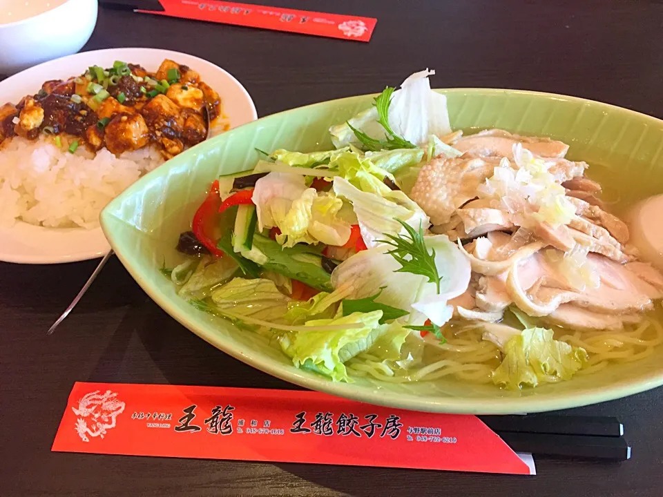 冷やし鶏肉そばとミニ麻婆豆腐丼|Junko Iimuraさん