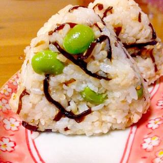 セブンの塩昆布と枝豆おにぎり真似っこしてみました まいり Snapdish スナップディッシュ Id Mbkgqa
