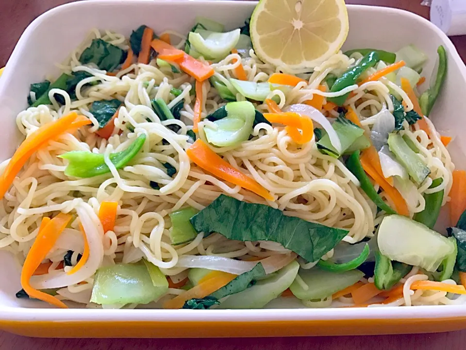 Pansit 🍲 noodle with vegetables mix☺️|Food Gardenさん