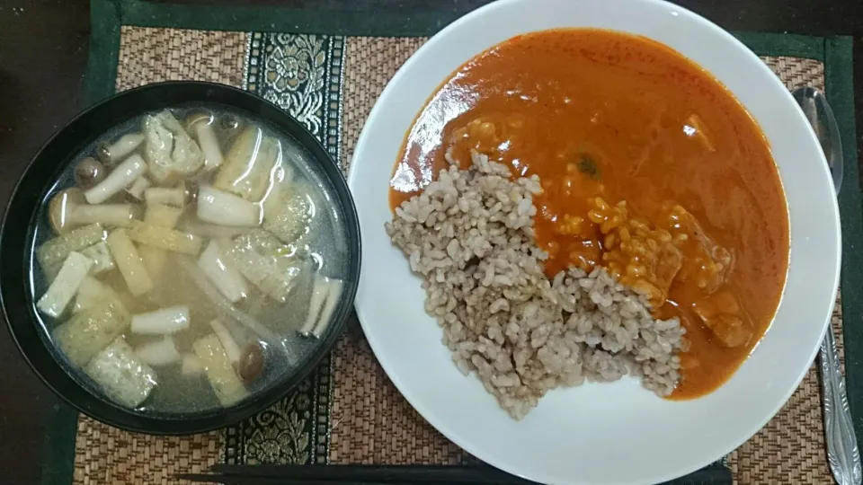 バターチキンカレー＆シメジの味噌汁|まぐろさん